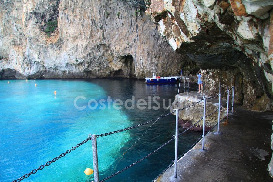 stradina Sul Mare Grotta Zinzulusa