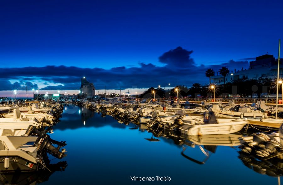 porto Turistico Notturno