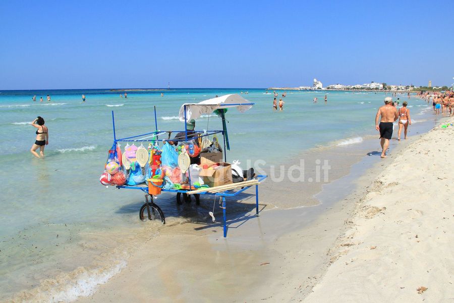 venditore Ambulante Sulla Spiaggia