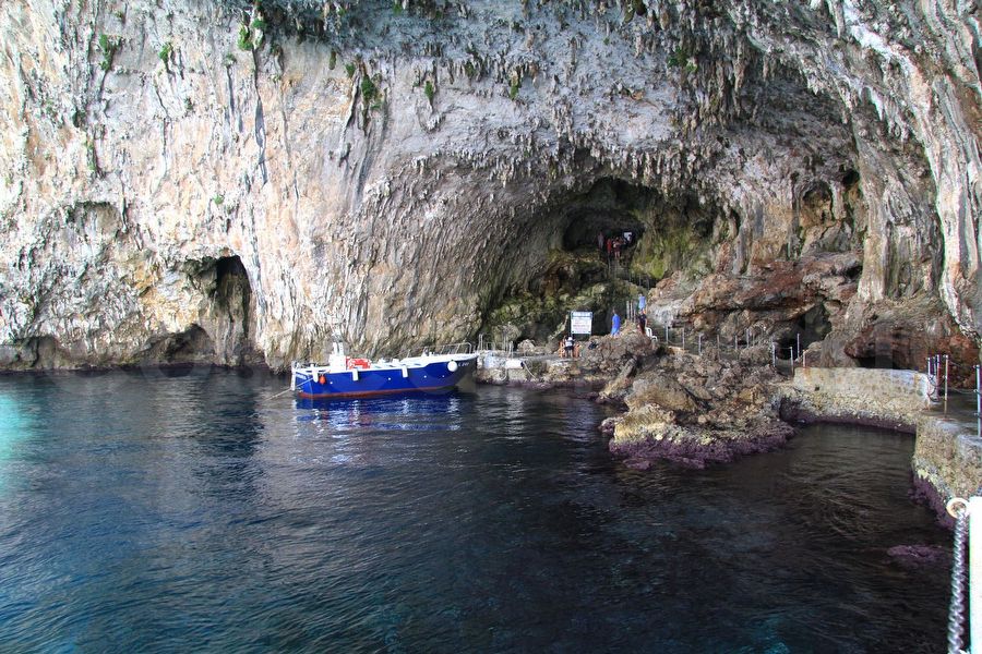 Grotta della Zinzulusa, Castro